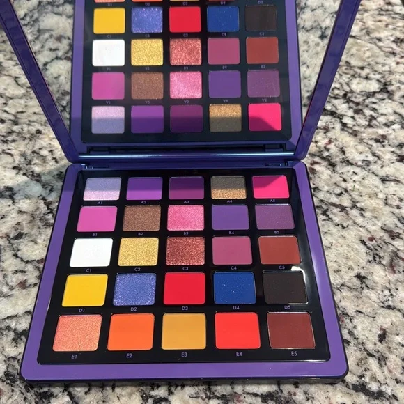 RARE! ABH Norvina Collection Pro Pigment Palette Vol. 1 - Picture 6 of 12